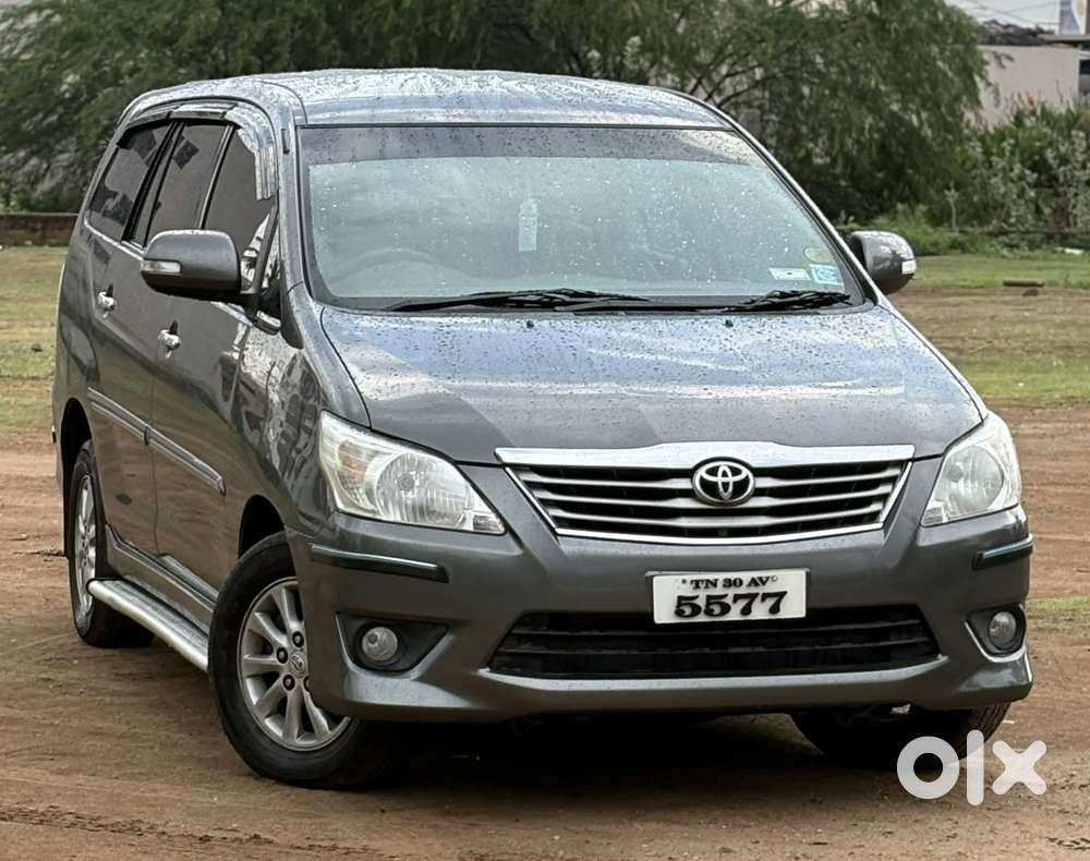 Toyota Innova 2.5 V 8 Str, 2013, Diesel