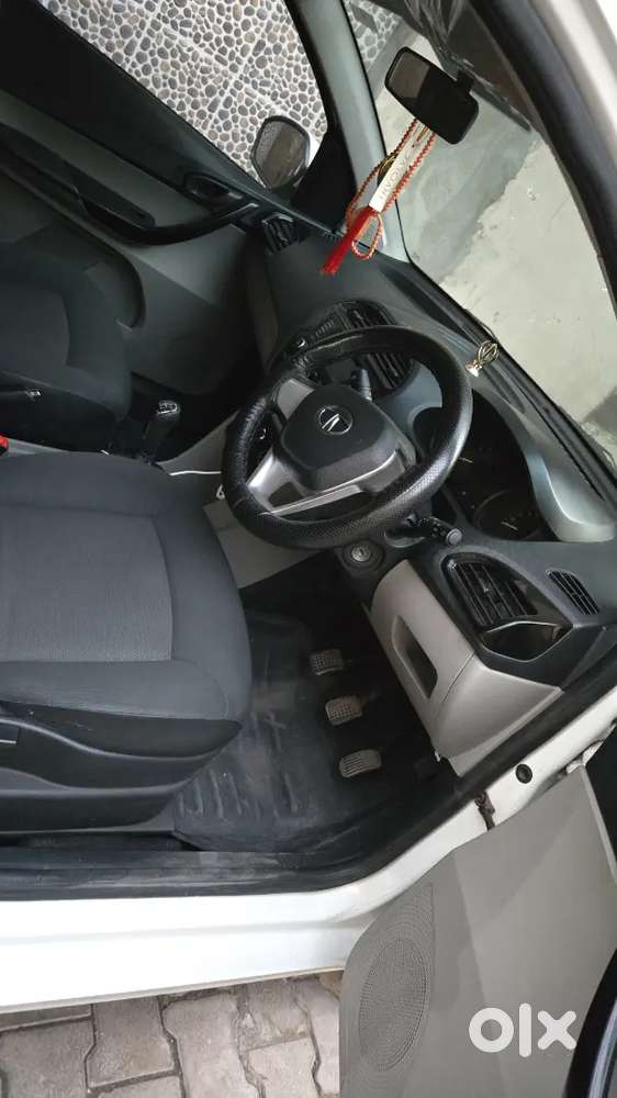 Tata Tiago Xt 2017