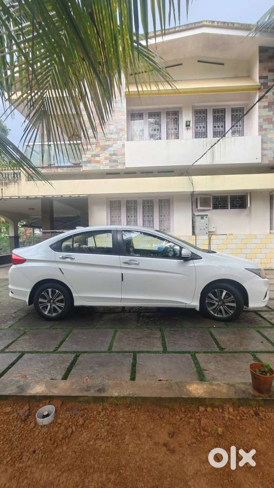 Honda City 2017 Diesel Well Maintained. Brokers Excuse