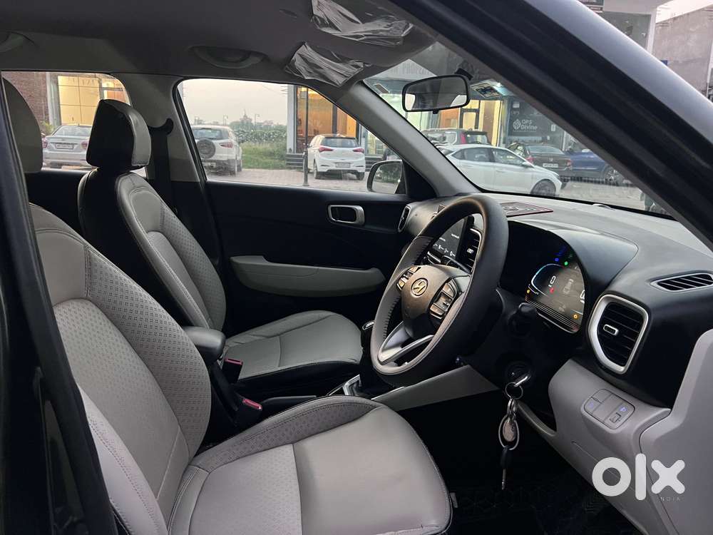 Hyundai Venue 1.0 S (o) Turbo Dct, 2022, Petrol