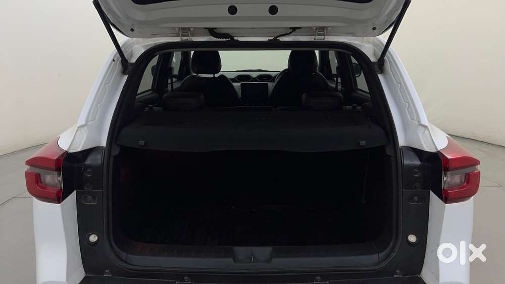 Nissan Magnite 1.0 Xv, 2023, Petrol