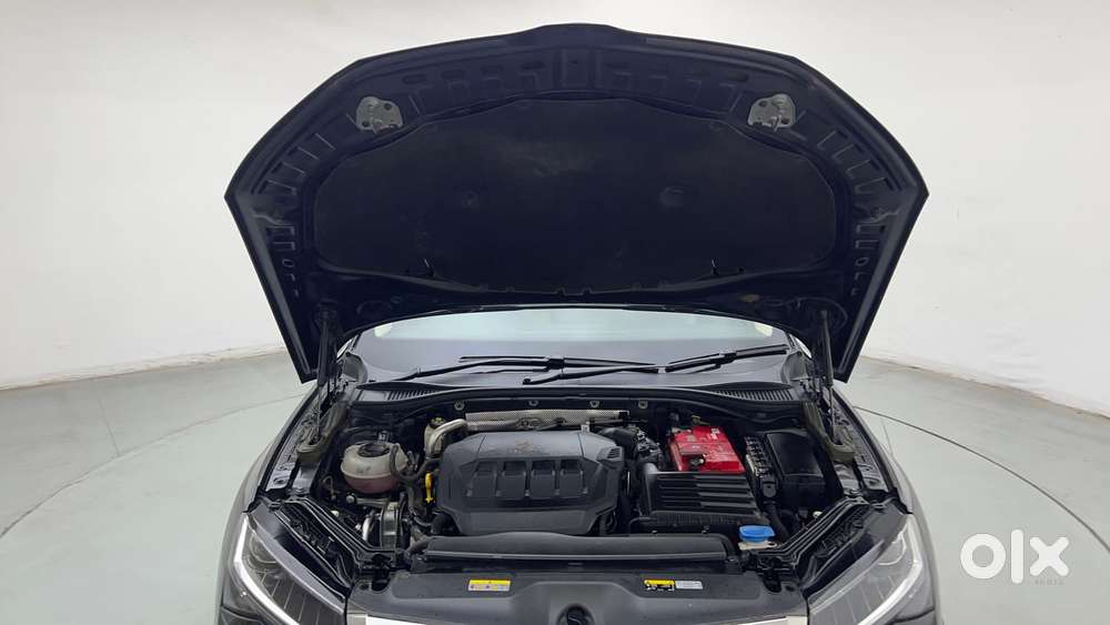 Skoda Superb L&k 1.8 Tsi At, 2022, Petrol