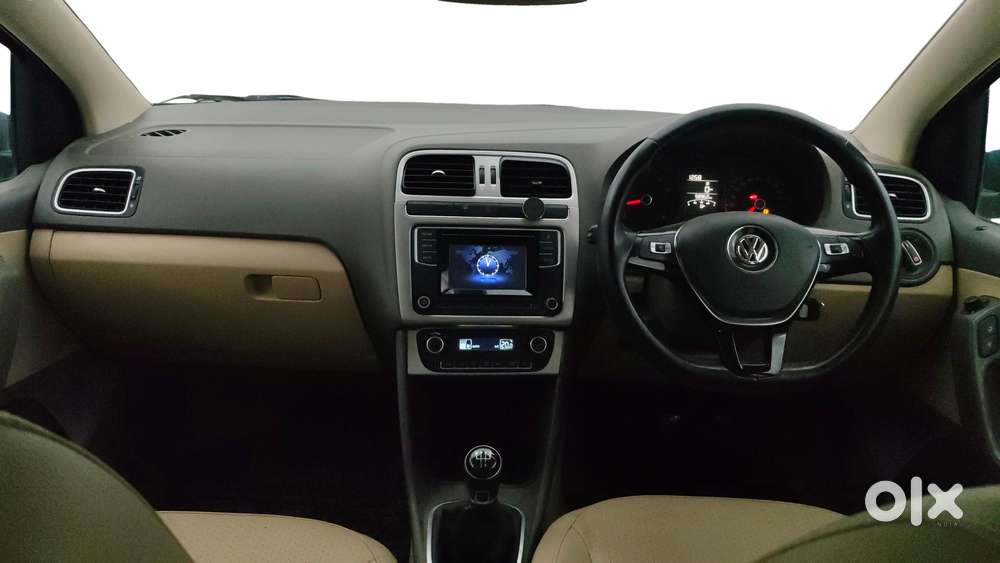 Volkswagen Vento 1.6 Highline, 2016, Petrol