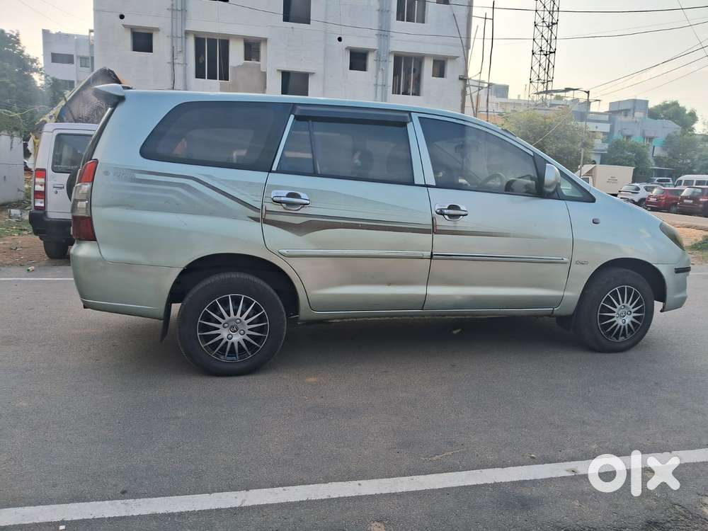 Toyota Innova 2.5 E 8 Str, 2005, Diesel