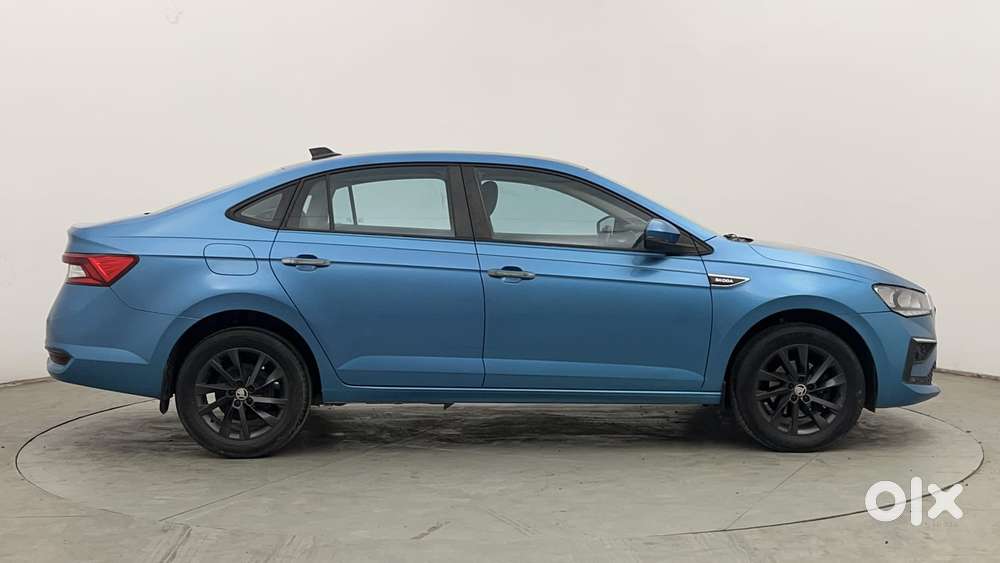 Skoda Slavia Ambition 1.0l Tsi At, 2022, Petrol