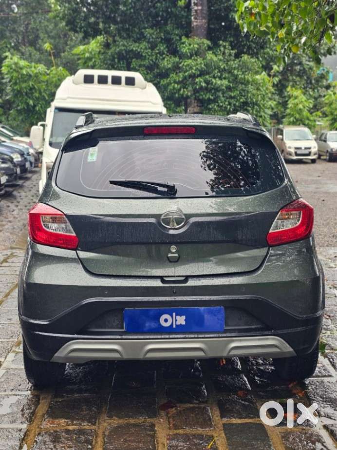 Tata Tiago 1.2 Revotron Xt (o), 2023, Petrol