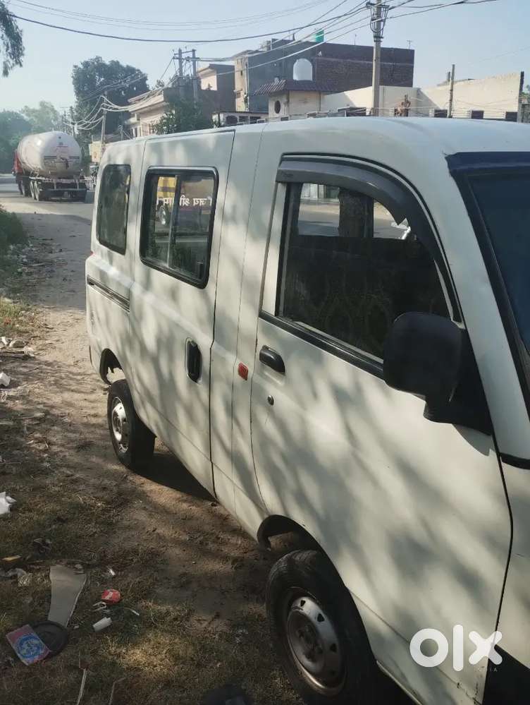 Mahindra Maximo Mini Van
