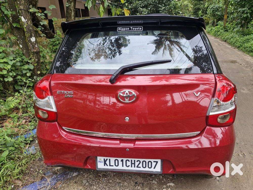 Toyota Etios Liva V Dual Tone, 2018, Petrol