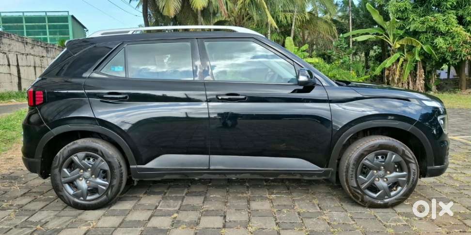 Hyundai Venue 1.2 S (o), 2023, Petrol
