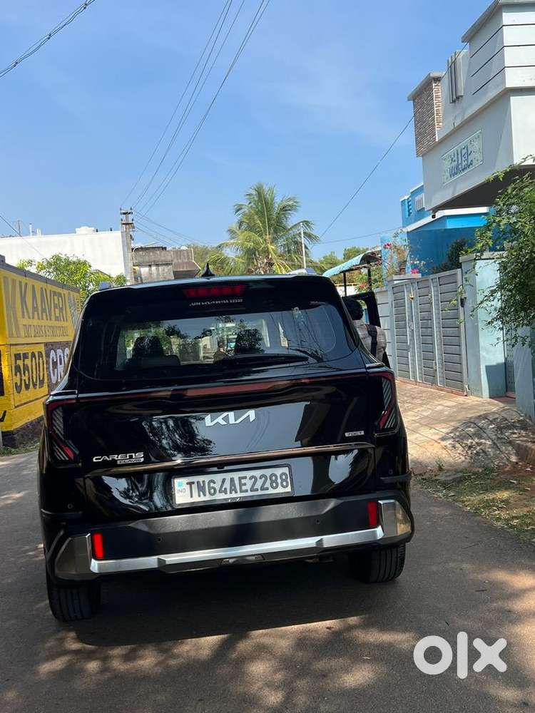 Kia Carens Clavis 2025 Petrol Well Maintained