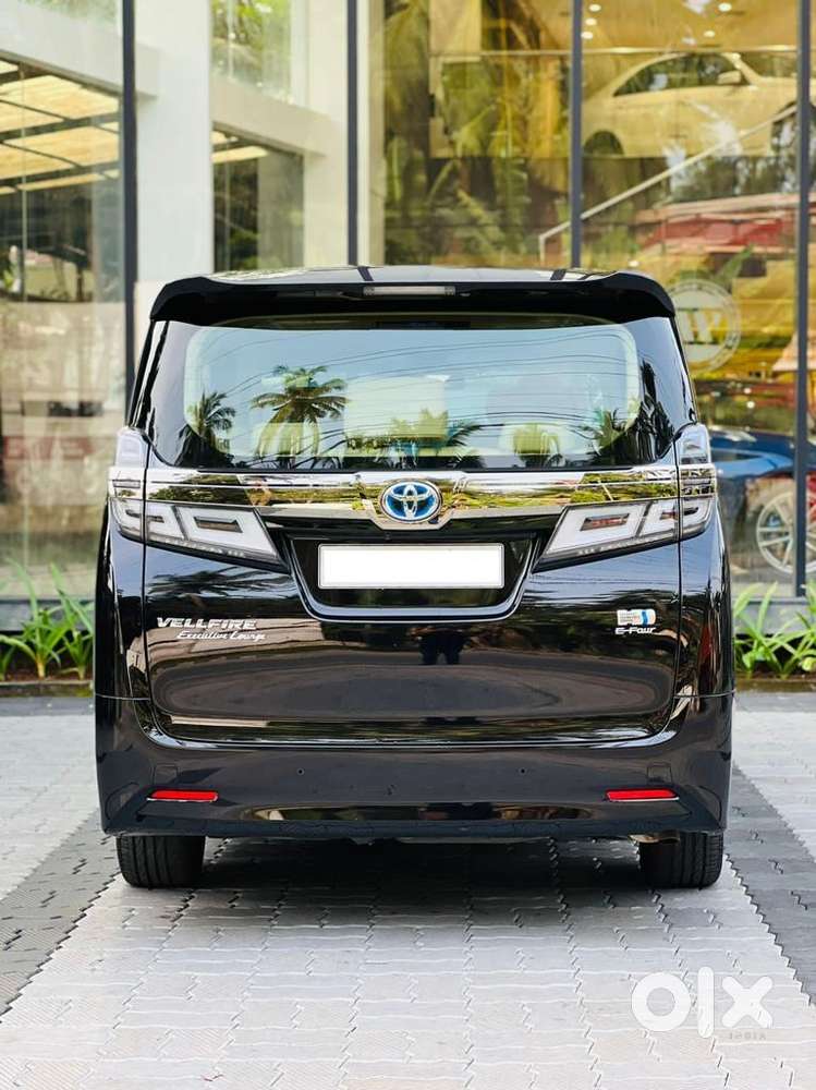 Toyota Vellfire 2.5 Executive Lounge, 2022, Petrol