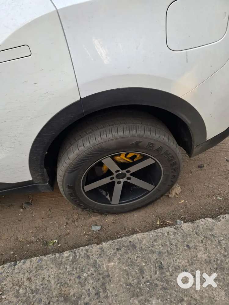 Mahindra Xuv700 2025 Diesel 16856 Km Driven