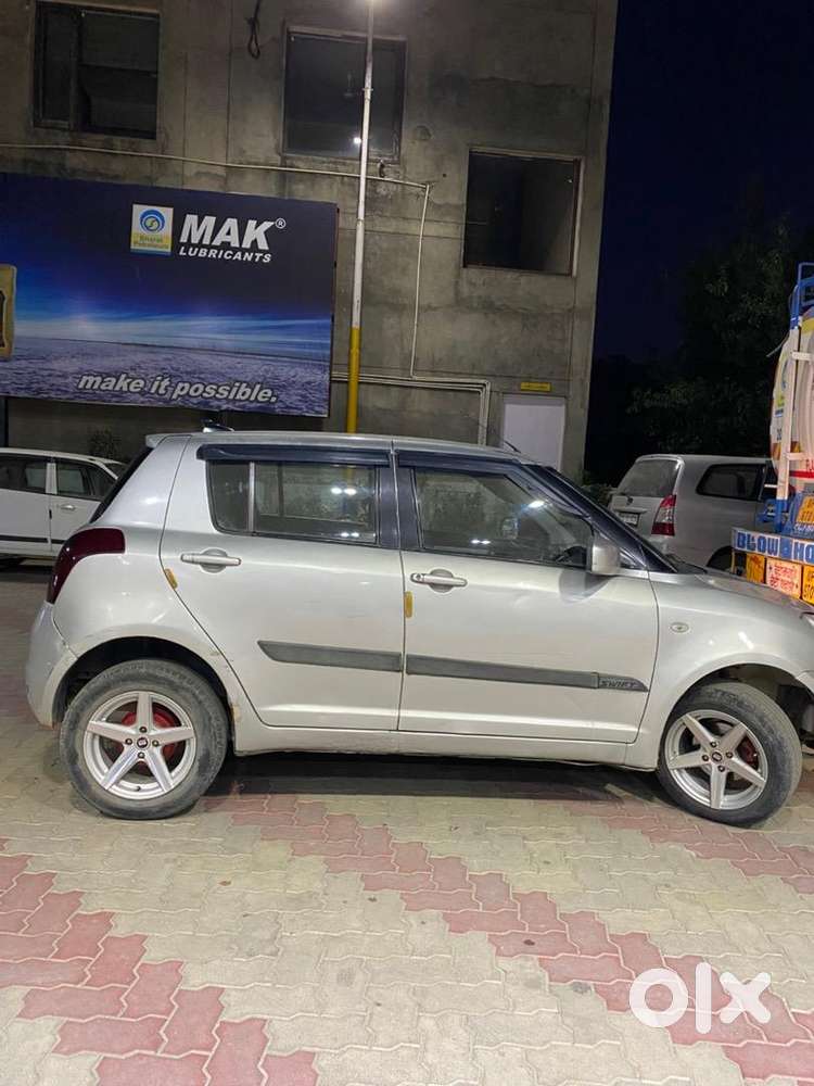 Maruti Suzuki Swift 2010 Petrol 98000 Km Driven
