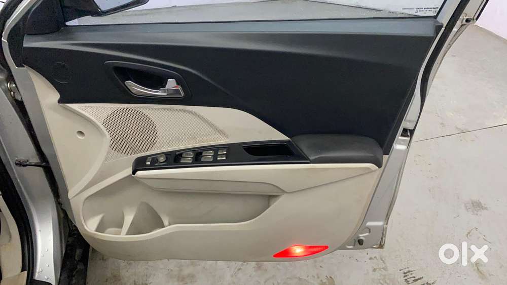 Mahindra Xuv300 W8 Option, 2020, Petrol