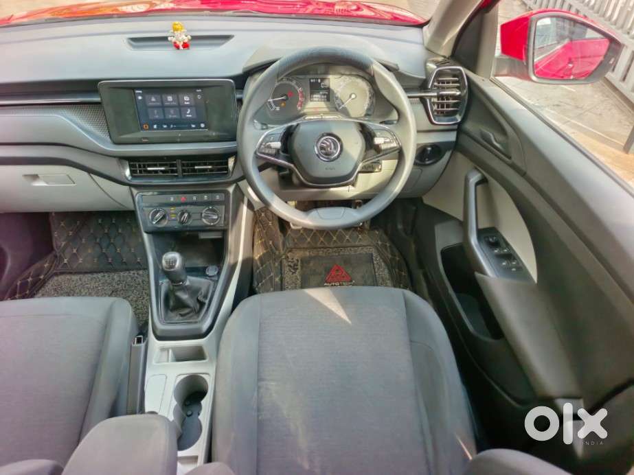 Skoda Kushaq 1.0 Tsi Active, 2022, Petrol