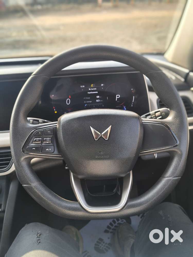 Mahindra Xuv700 2.2 Ax 5 Diesel At 7 Str, 2022, Diesel
