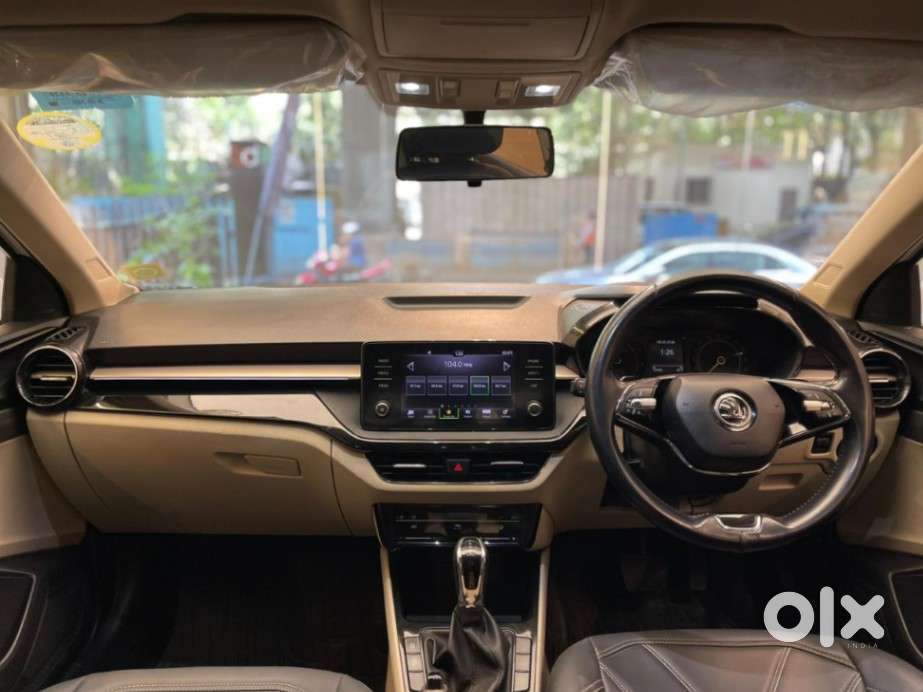 Skoda Slavia Ambition 1.0l Tsi At, 2022, Petrol