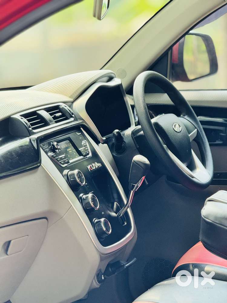 Mahindra Kuv 100