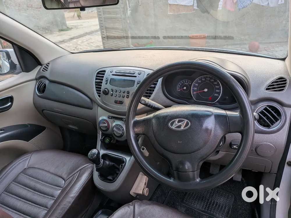 Hyundai I10 Sportz 2011