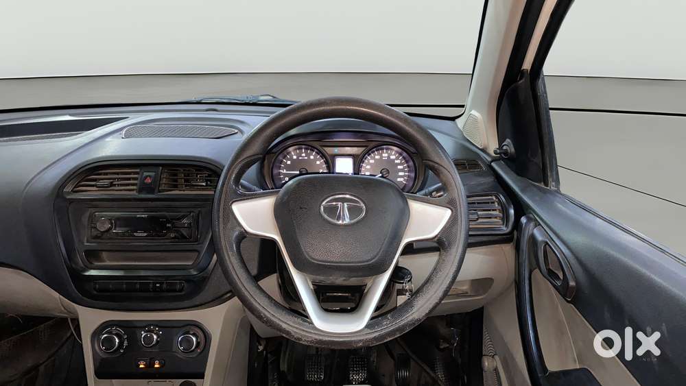 Tata Tiago Xe, 2018, Petrol