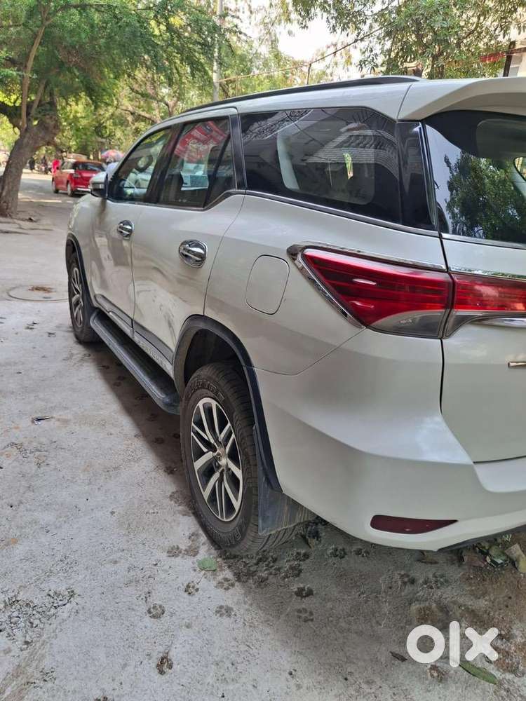 4.4 Automatic Fortuner In Excellent Conditions With Almost New Tyres.