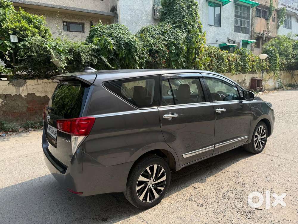 Toyota Innova Crysta 2.8 Zx At 7 Seater, 2022, Petrol