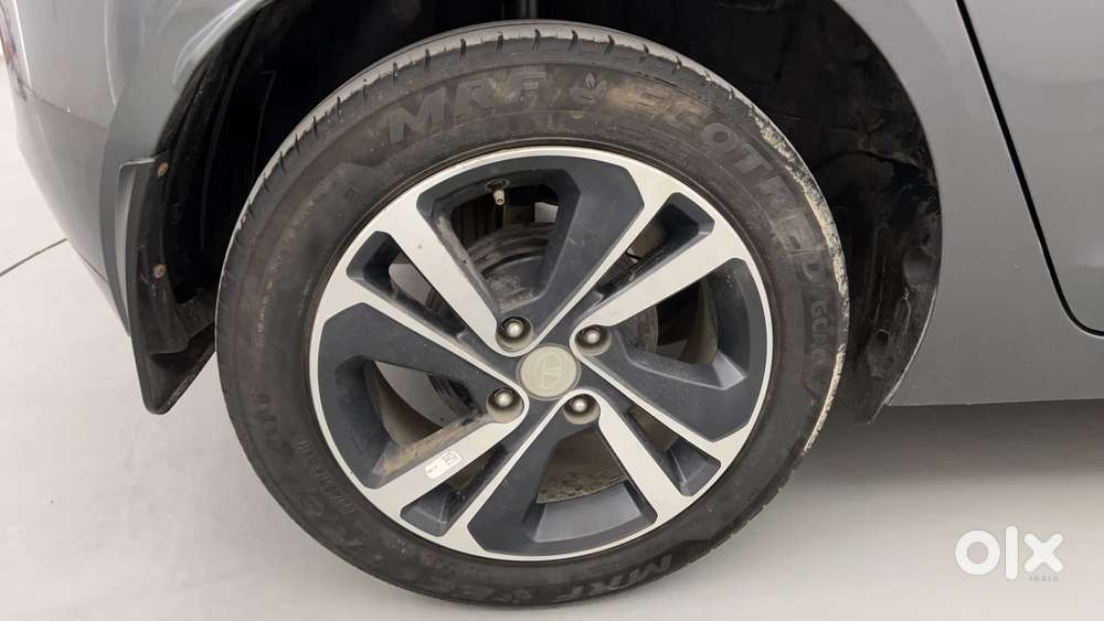 Tata Altroz Xza Plus (s), 2023, Petrol