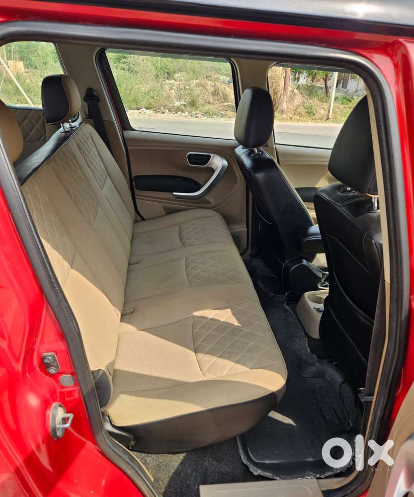 Mahindra Tuv 300 T10, 2018, Diesel