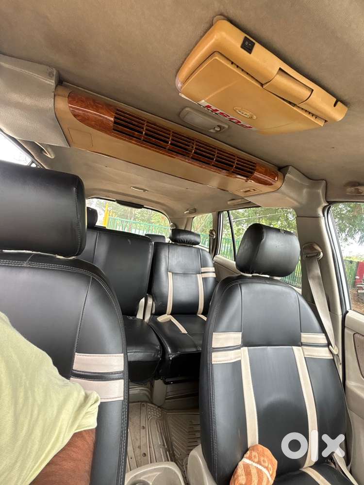 Toyota Innova 2010