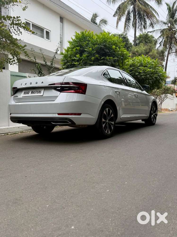 Skoda Superb 2.0 L&k Tsi At, 2023, Petrol