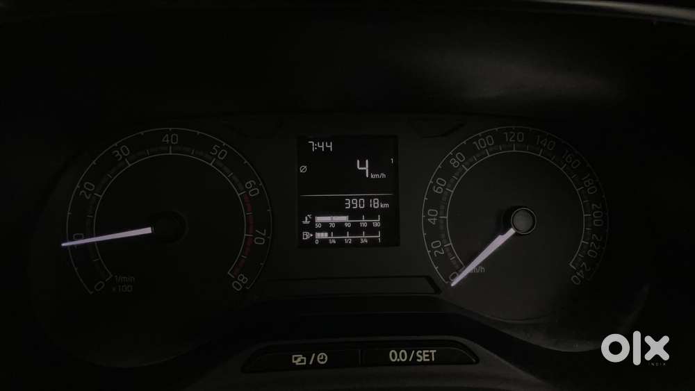 Skoda Slavia Active 1.0l Tsi Mt, 2022, Petrol