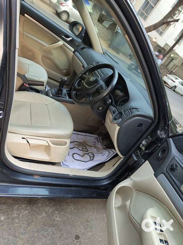 Skoda Laura 1.8 Tsi Ambiente, 2011, Petrol