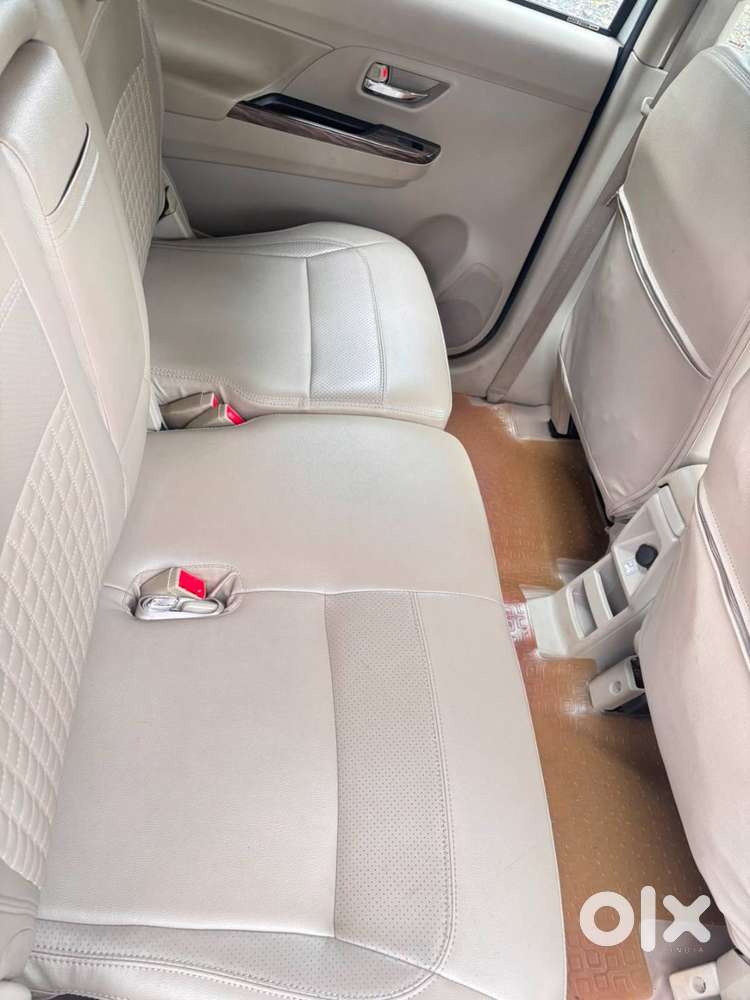 Maruti Suzuki Ertiga Zxi Plus (smart Hybrid) &ndash; Just 29,000 Km  Excell