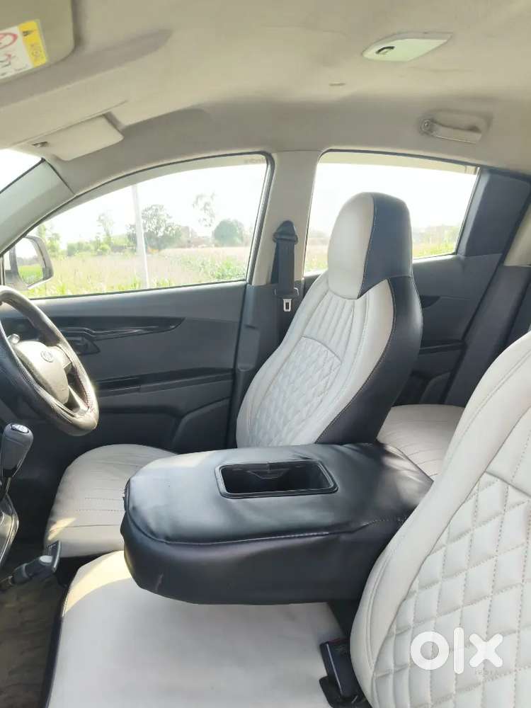 Mahindra Kuv Disel Fst Owner 2020 Modal All Papers New Condition.