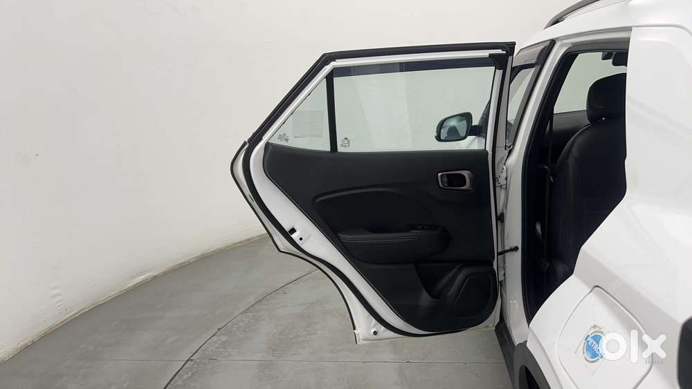 Hyundai Venue Sx Knight Edition  Mt, 2024, Petrol