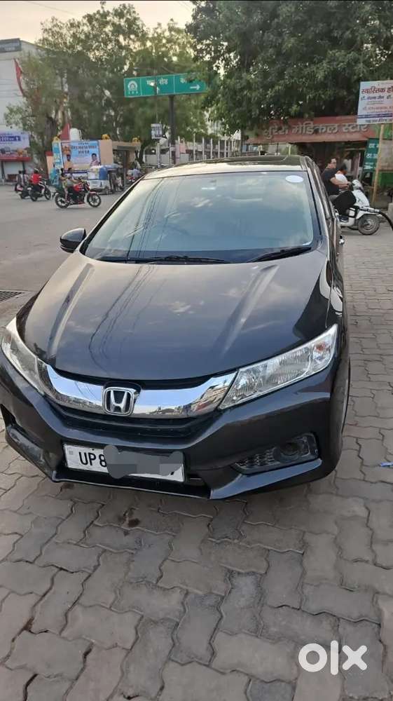 Car Is In Very Good Condition Push Button Start Sunroof Top Model Dies
