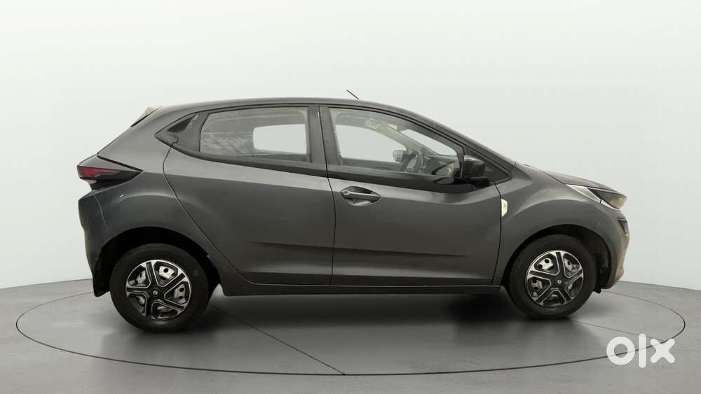 Tata Altroz 1.2 Xe, 2020, Petrol