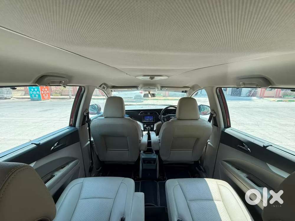 Mahindra Marazzo M8, 2019, Diesel