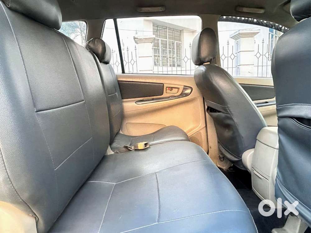 Toyota Innova 2.5 G (diesel) 8 Seater, 2012, Diesel