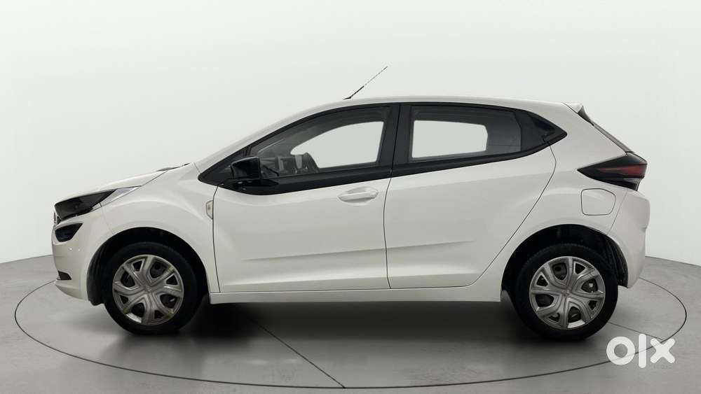 Tata Altroz 1.2 Xm Plus, 2022, Petrol