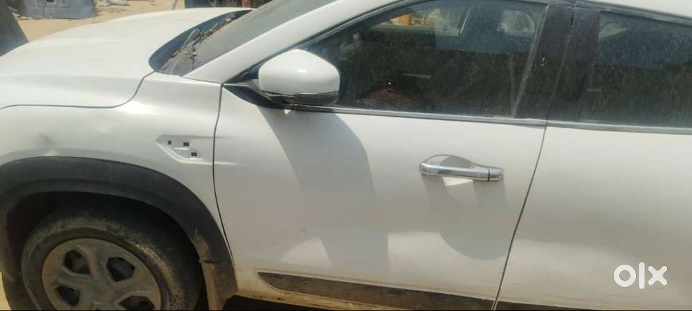 Kigar White Colour New Tyre