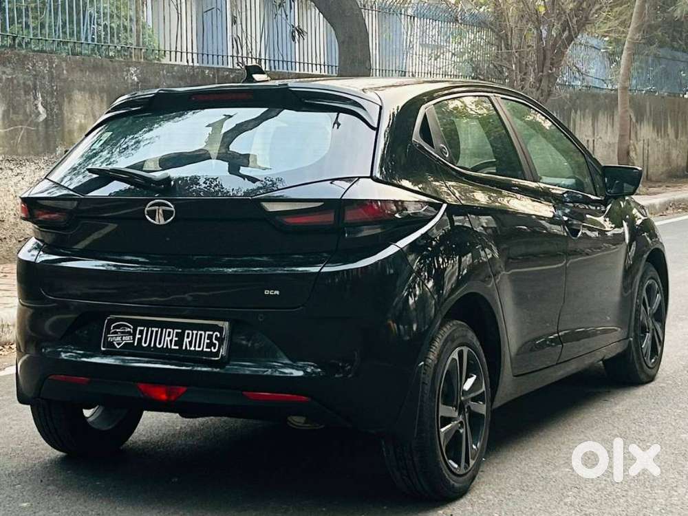 Tata Altroz 1.2 Xza Plus Dark Edition Dct, 2023, Petrol