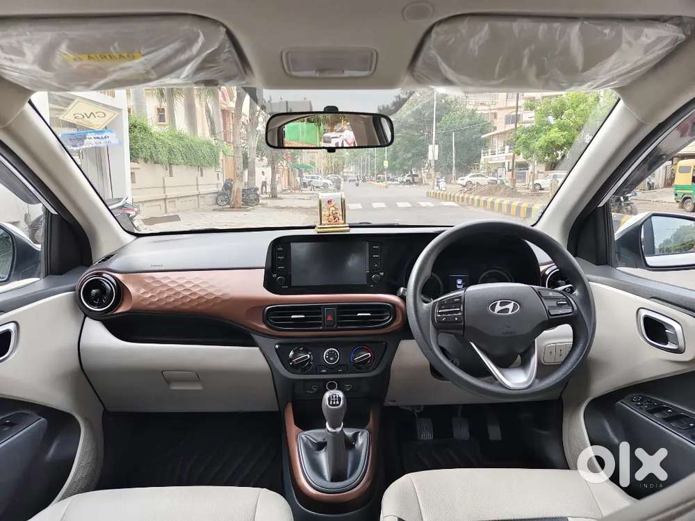 Hyundai Aura Top Model Cng