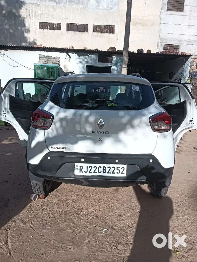 Kwid 2017 Modal Neet And Clean White Coluor