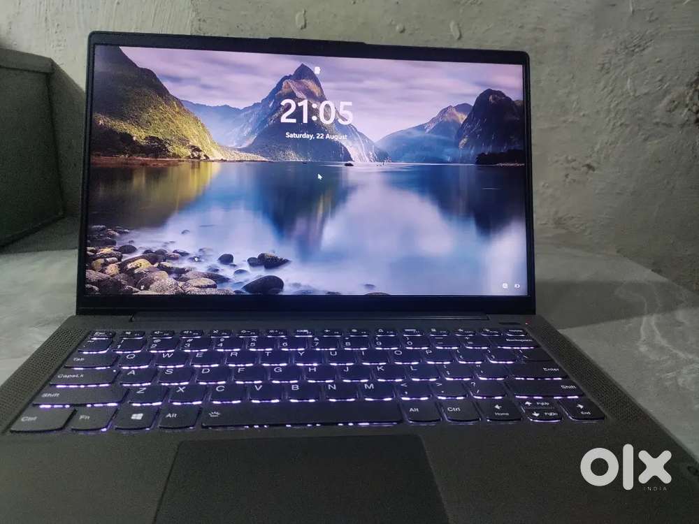 Lenovo IdeaPad 5  Ryzen 7 5700U