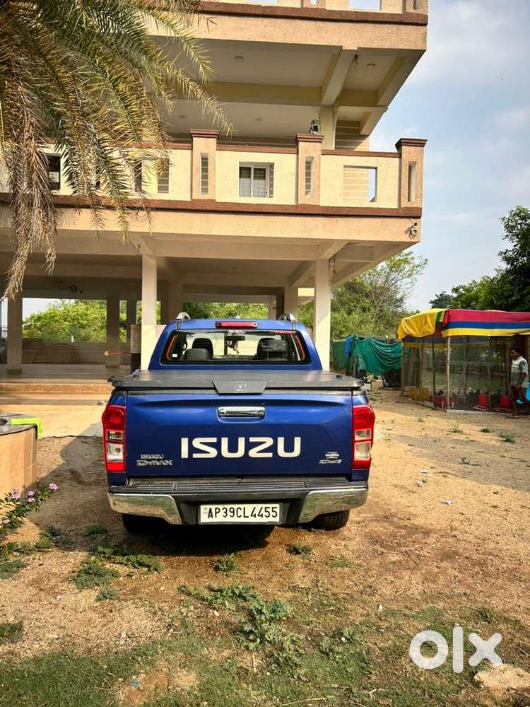 Isuzu V Cross Automatic  2019