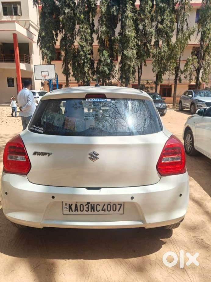 Maruti Suzuki Swift Vxi + Manual, 2018, Petrol