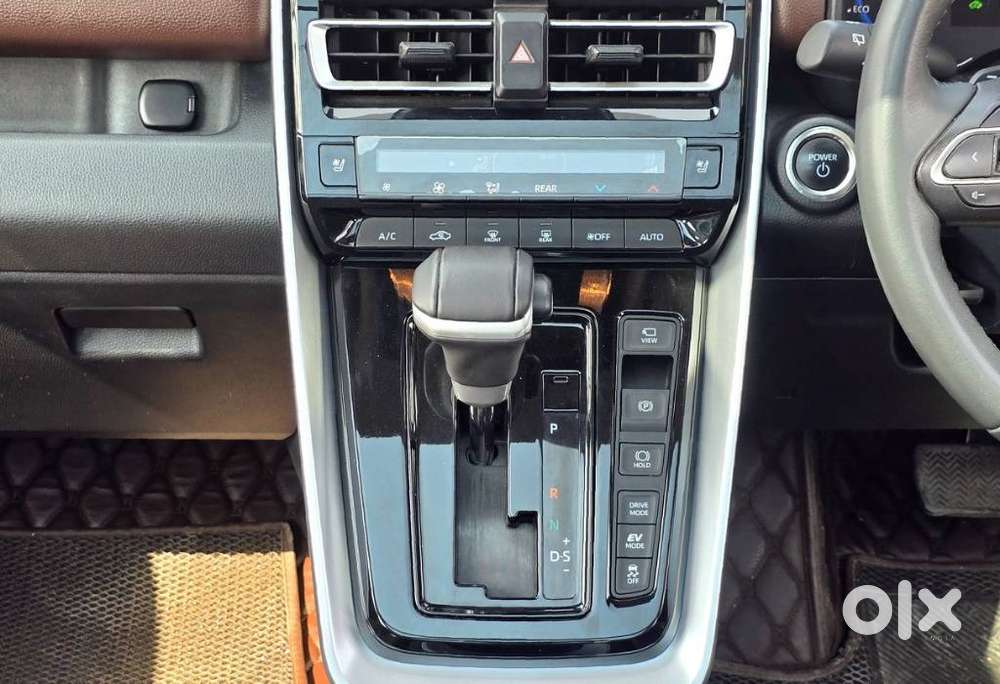 Toyota Innova Hycross 2.0 Vx Hybrid 7 Str, 2025, Petrol