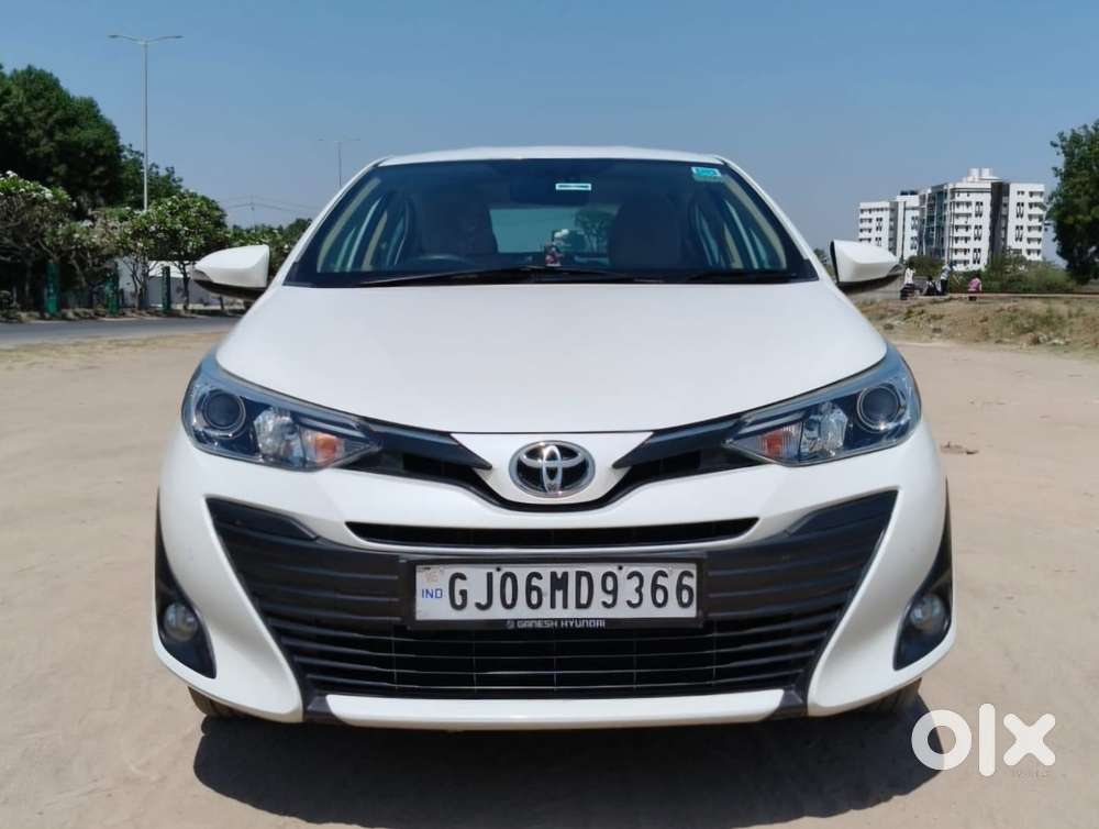 Toyota Yaris V Cvt, 2019, Petrol