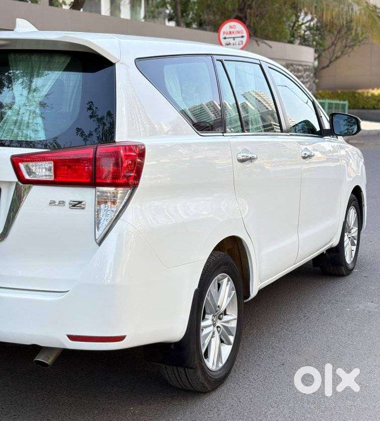 Toyota Innova Crysta 2.8z Automatic, 2016, Diesel